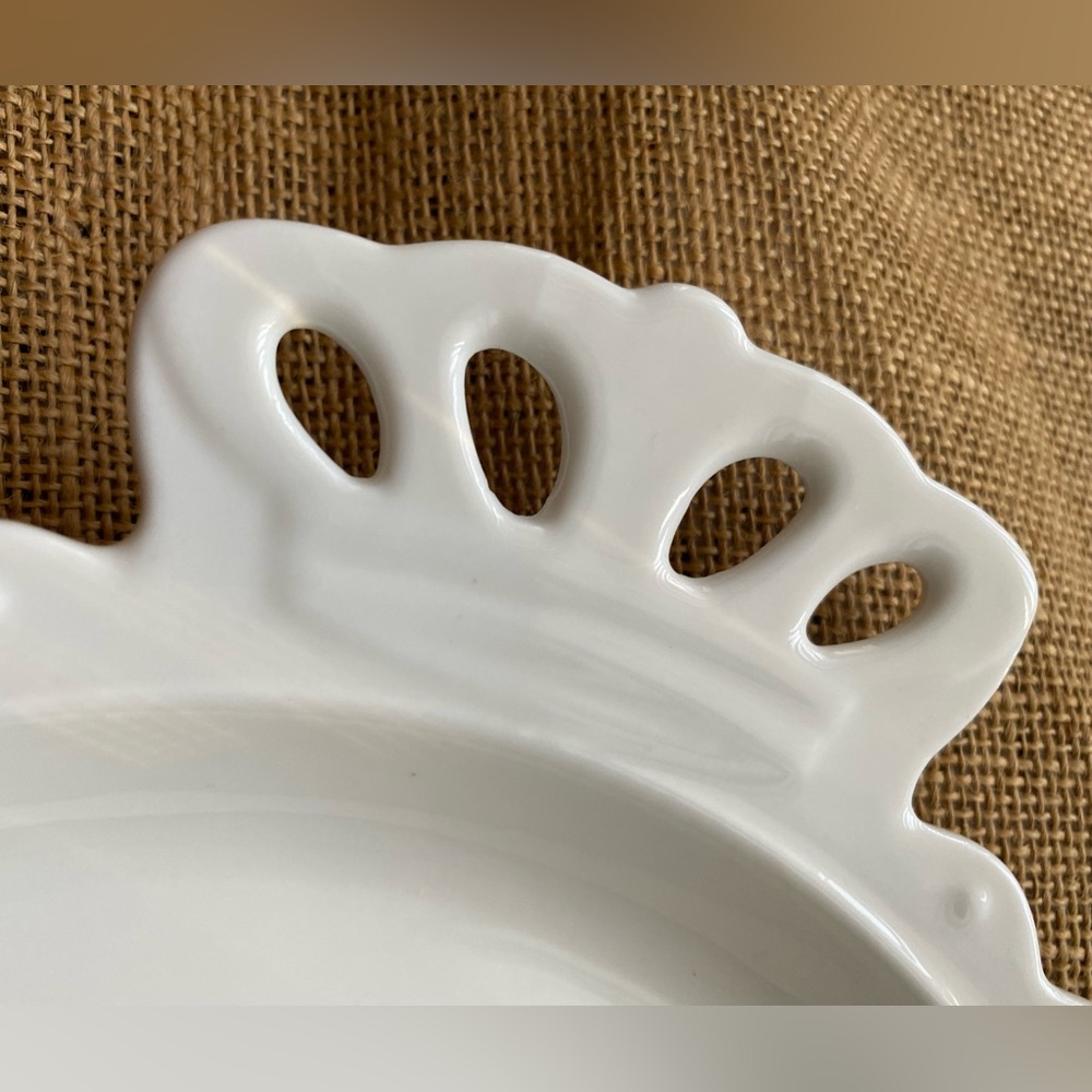 Crown Ceramic Plate - Picture 6 of 15